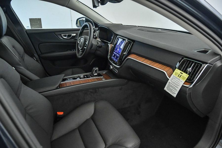 New 2026 Volvo V60 B5 Cross Country Plus w/ Climate Package image 15