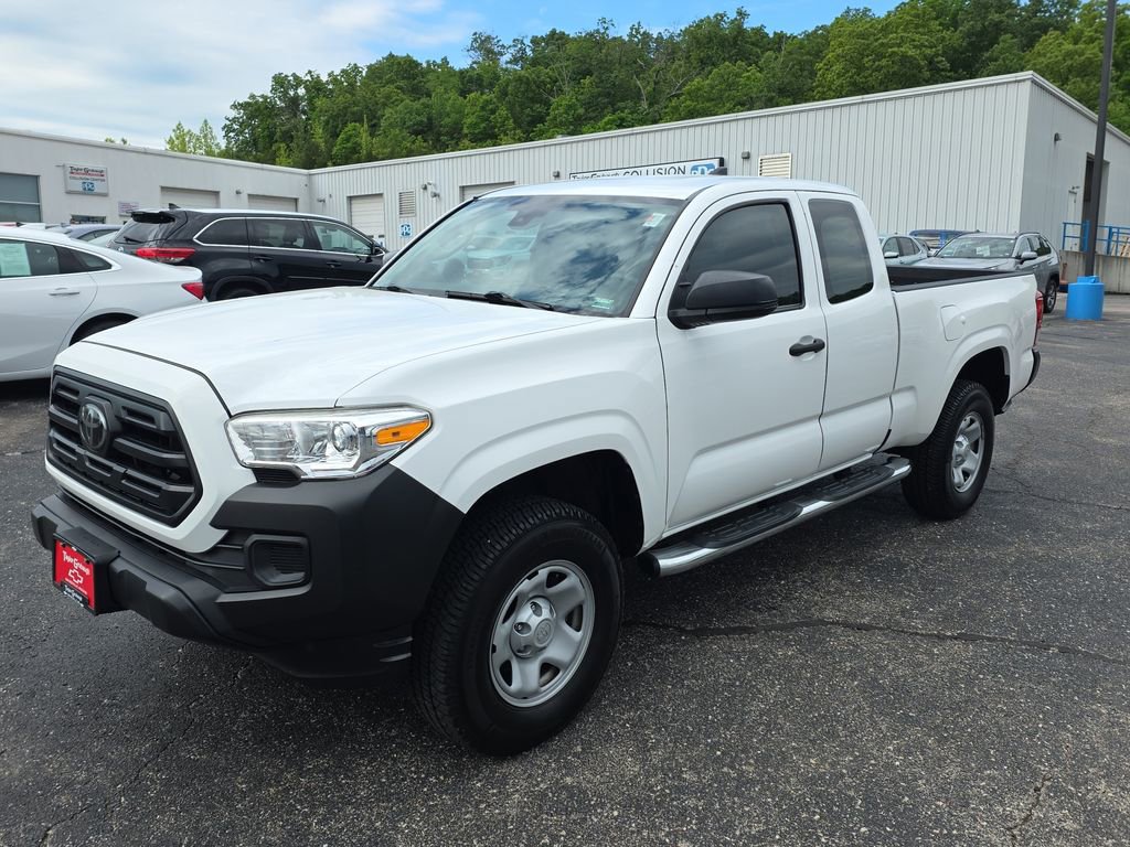 Used 2018 Toyota Tacoma SR AWD/4WD image 4
