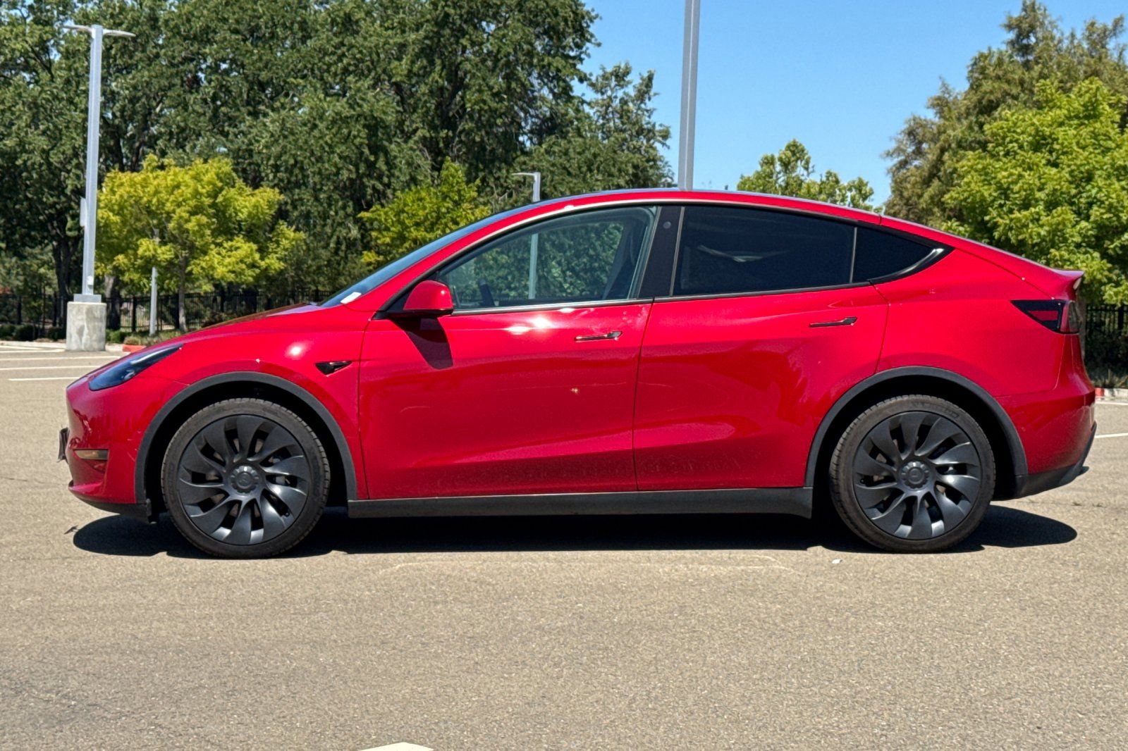 Used 2022 Tesla Model Y Long Range AWD/4WD image 7