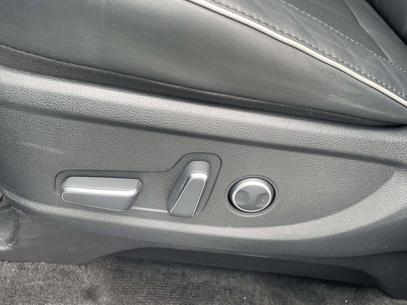 Used 2025 Hyundai Palisade SEL FWD image 23