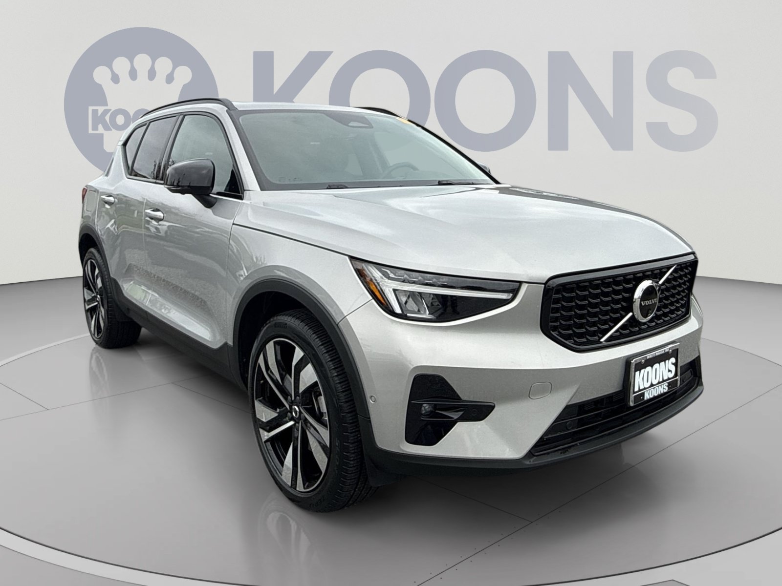 Certified 2024 Volvo XC40 B5 Plus w/ Climate Package AWD/4WD image 10