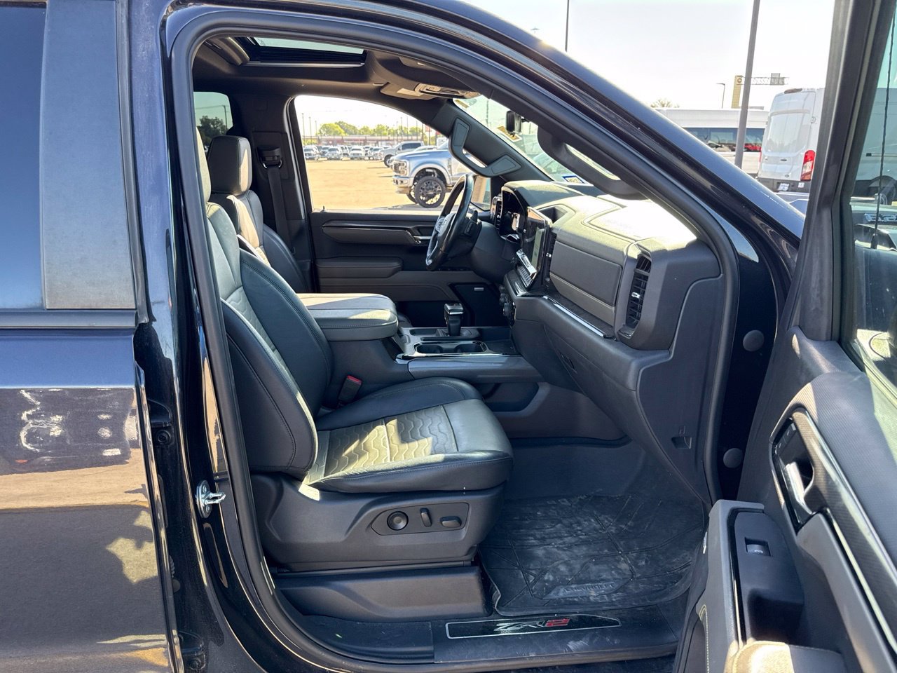 Used 2023 Chevrolet Silverado 1500 ZR2 w/ Technology Package AWD/4WD image 13