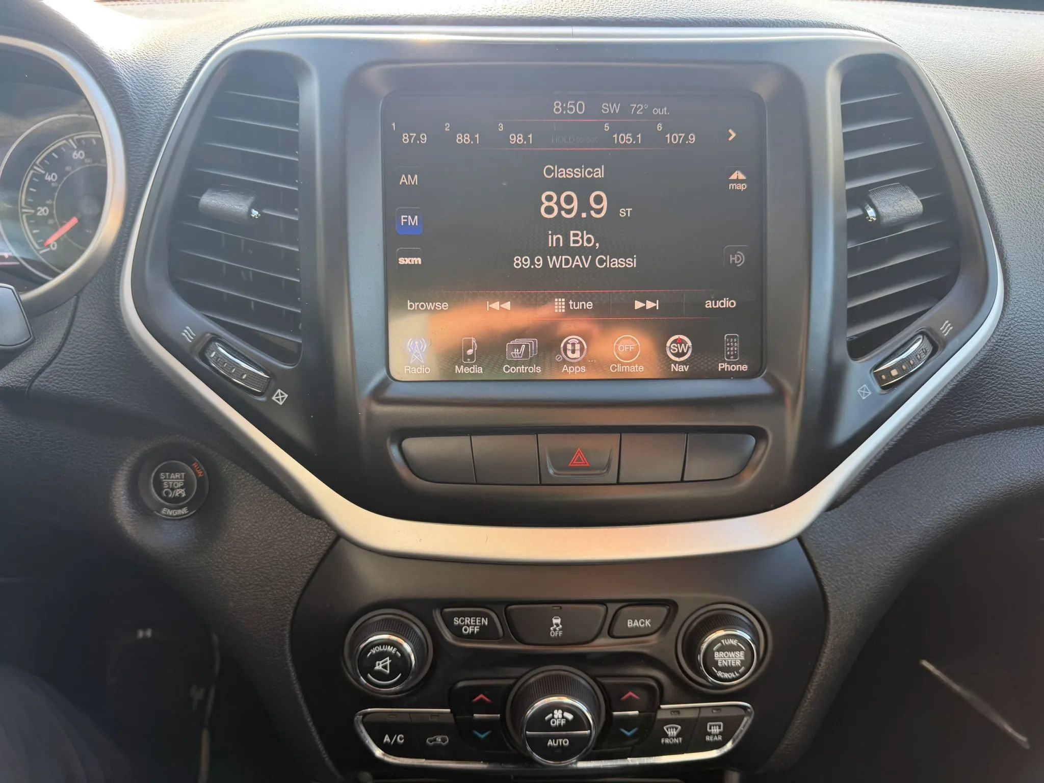 Used 2014 Jeep Cherokee Limited w/ Luxury Group FWD image 23