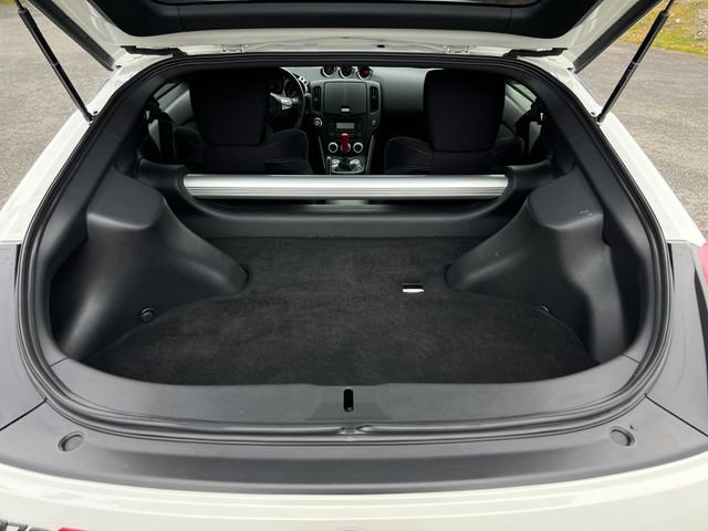 Used 2020 Nissan 370Z w/ Sport Package image 16