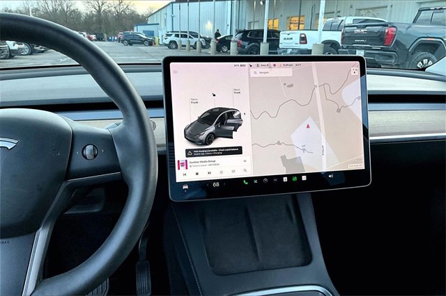 Used 2021 Tesla Model Y Long Range image 9