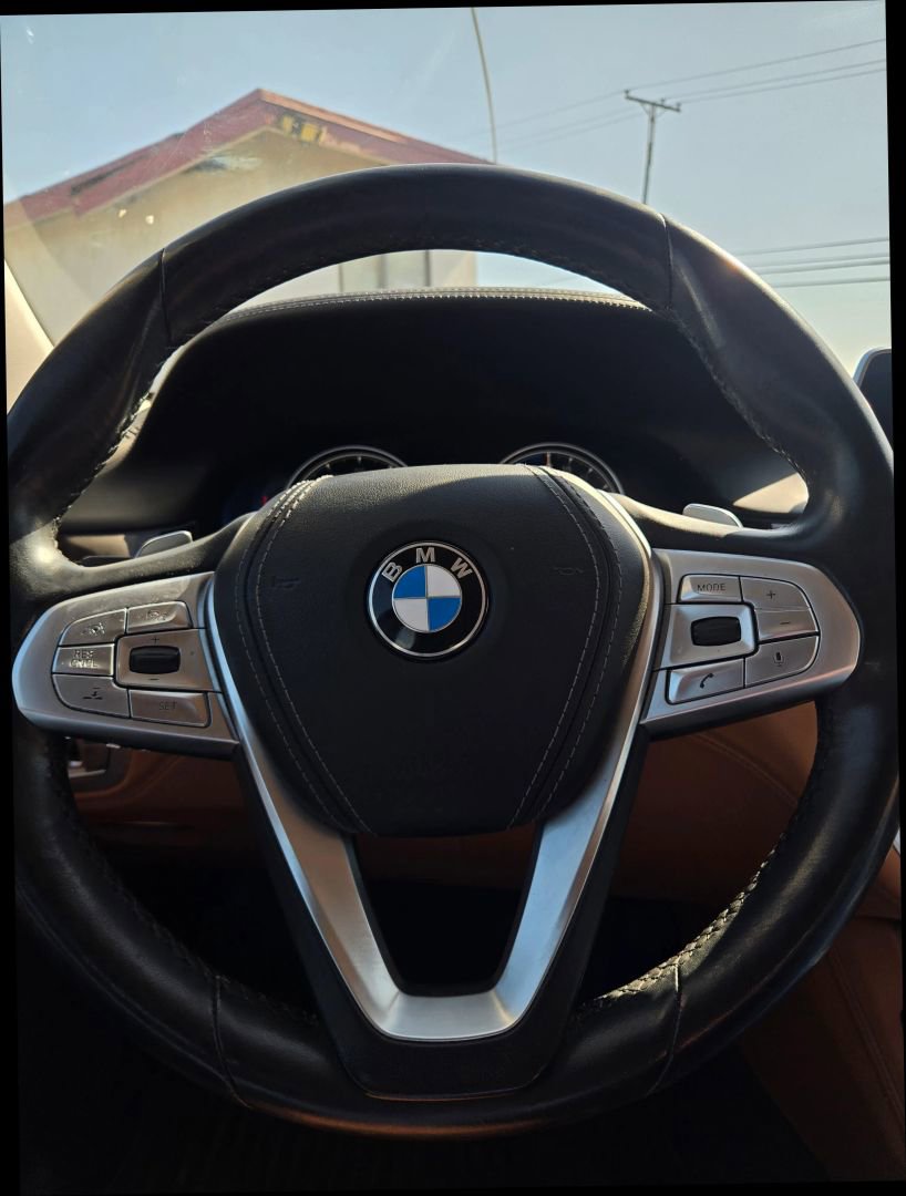 Used 2018 BMW 740e xDrive w/ Executive Package AWD/4WD image 21