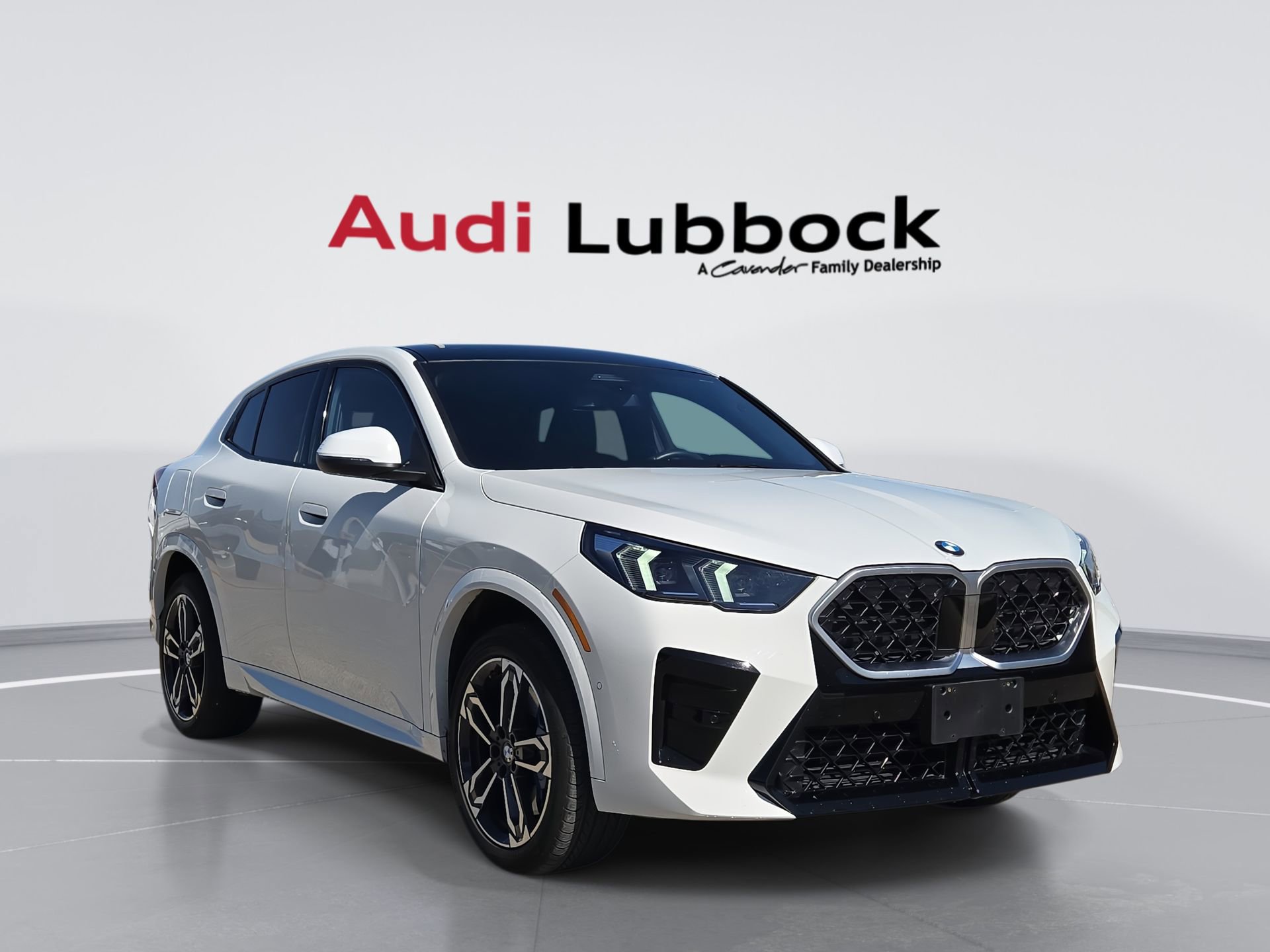 Used 2026 BMW X2 xDrive28i AWD/4WD image 1