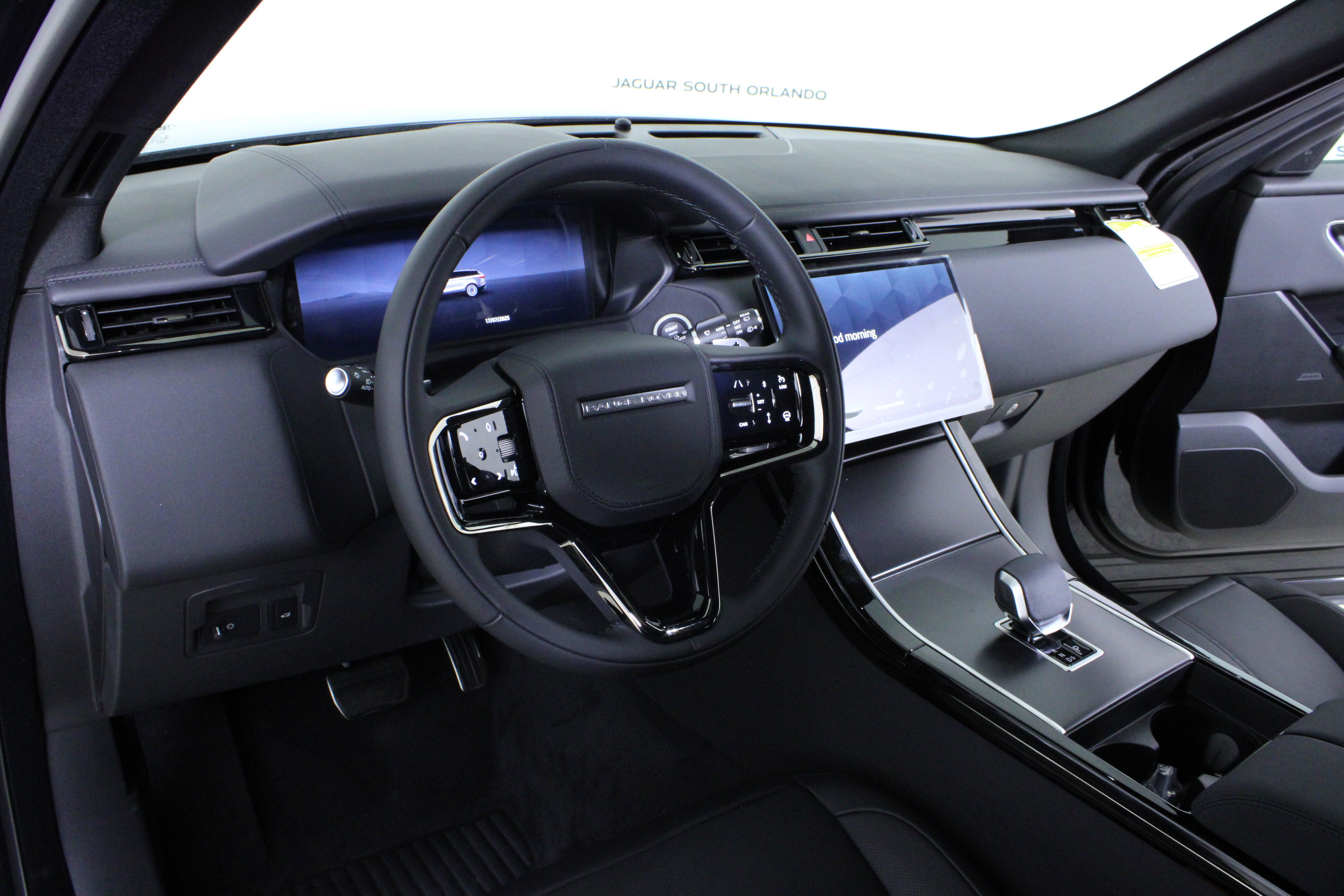 New 2026 Land Rover Range Rover Velar Dynamic SE image 16