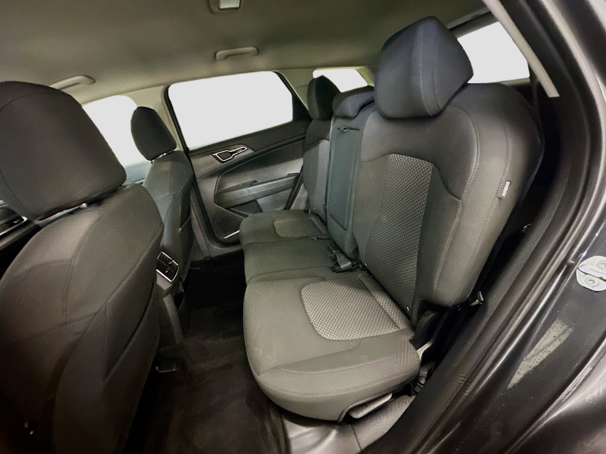 Used 2025 Kia Sportage LX image 28