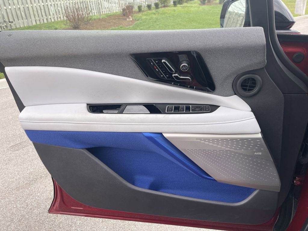 Certified 2025 Cadillac Optiq Sport 2 image 24