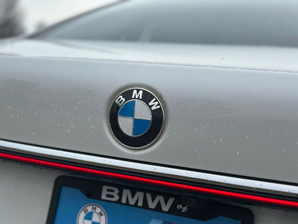 Used 2022 BMW 750i xDrive w/ Autobahn Package image 13
