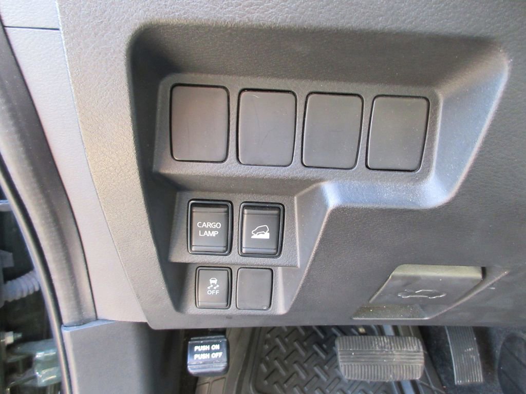 Used 2023 Nissan Frontier SV image 23