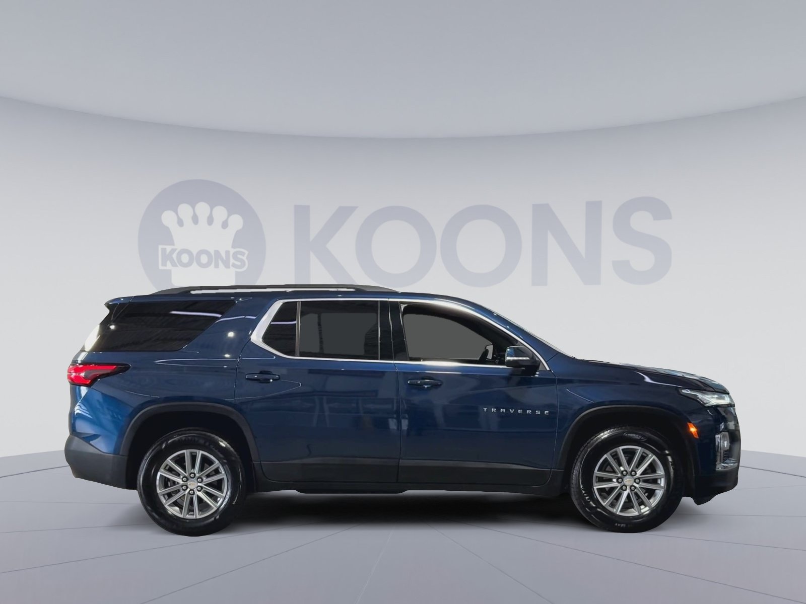 Used 2023 Chevrolet Traverse LT FWD image 12