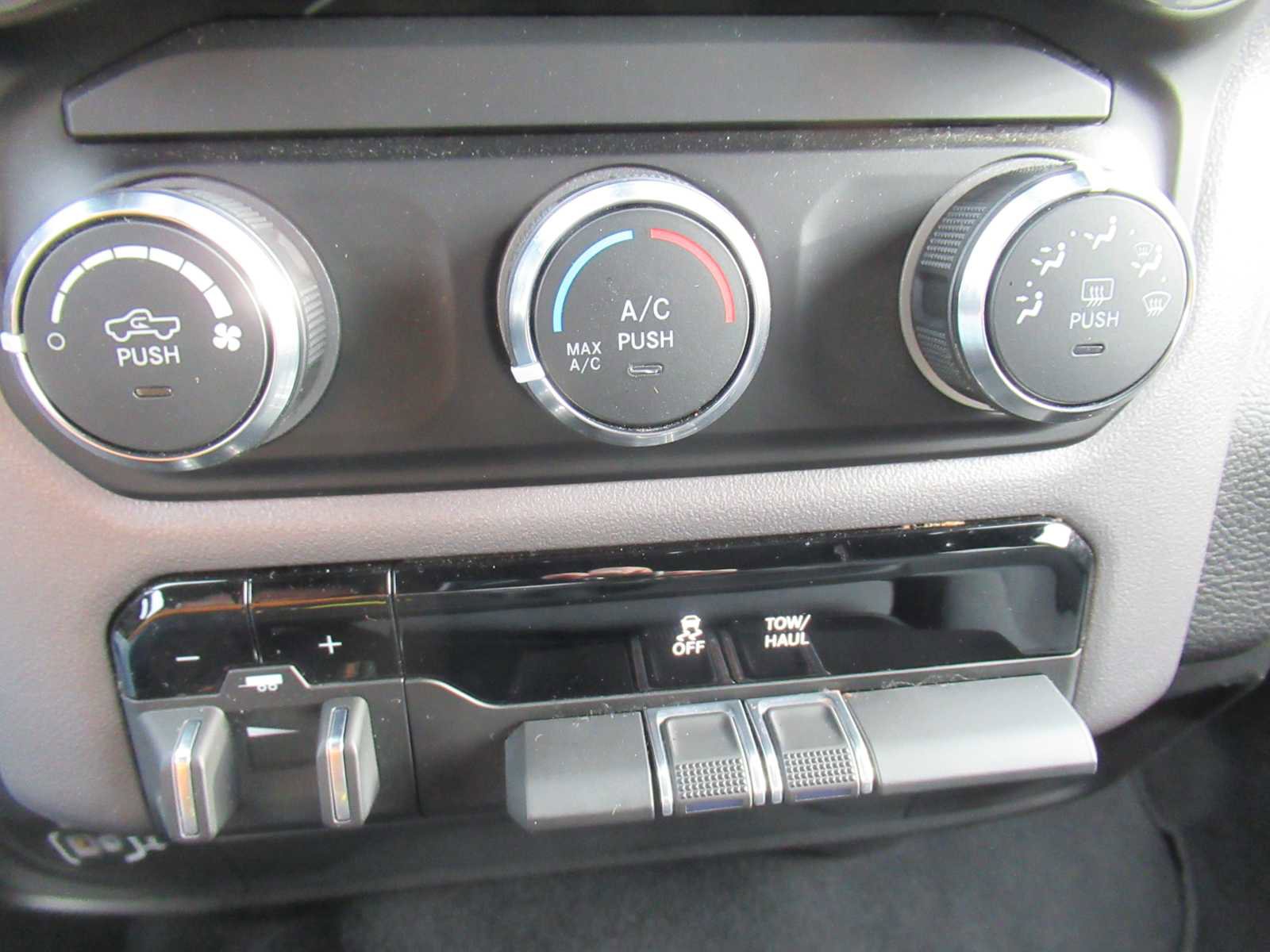 Used 2024 RAM 2500 Big Horn image 35