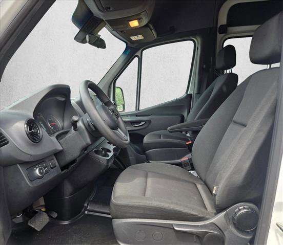 Used 2024 Mercedes-Benz Sprinter 2500 image 15