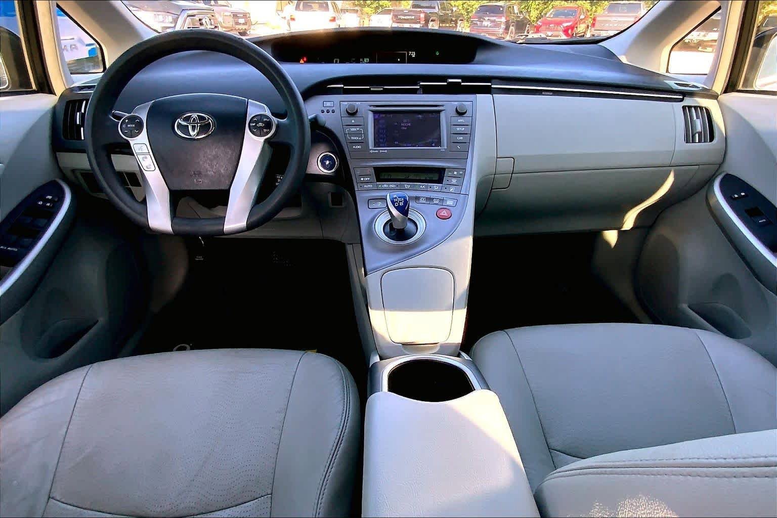 Used 2014 Toyota Prius Three FWD image 15