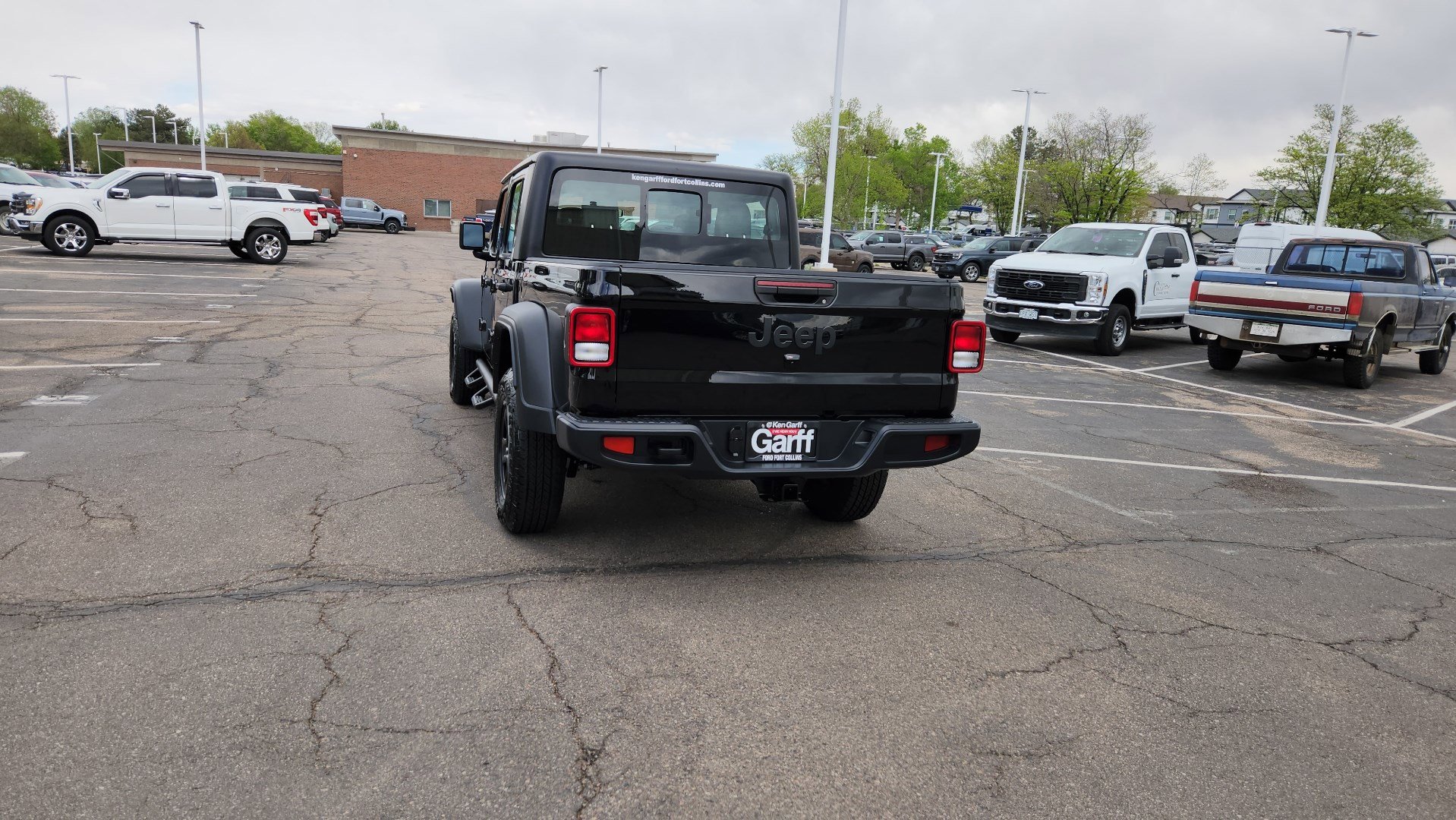 Used 2026 Jeep Gladiator Sport AWD/4WD image 11