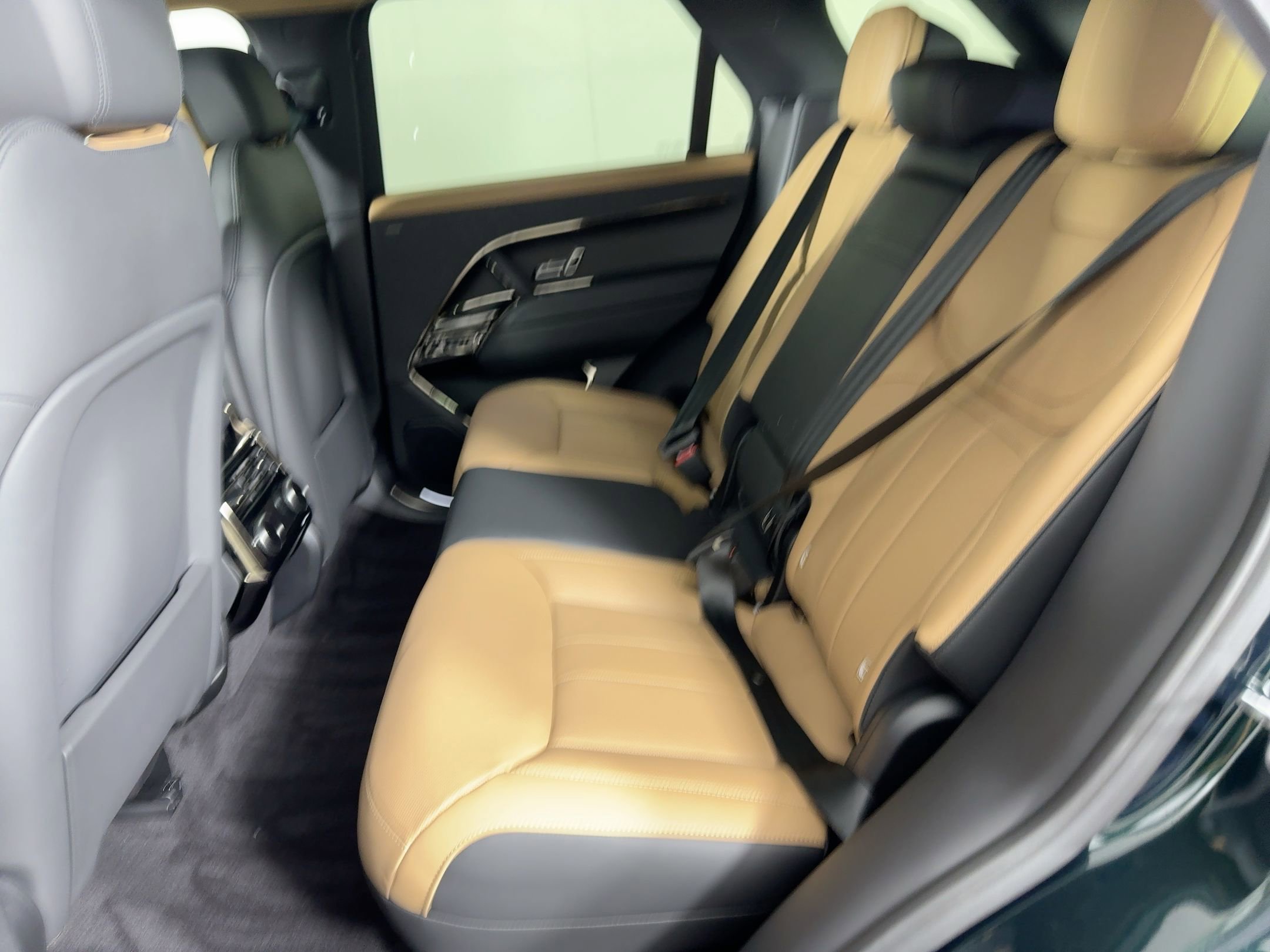 New 2026 Land Rover Range Rover Sport Dynamic SE image 15