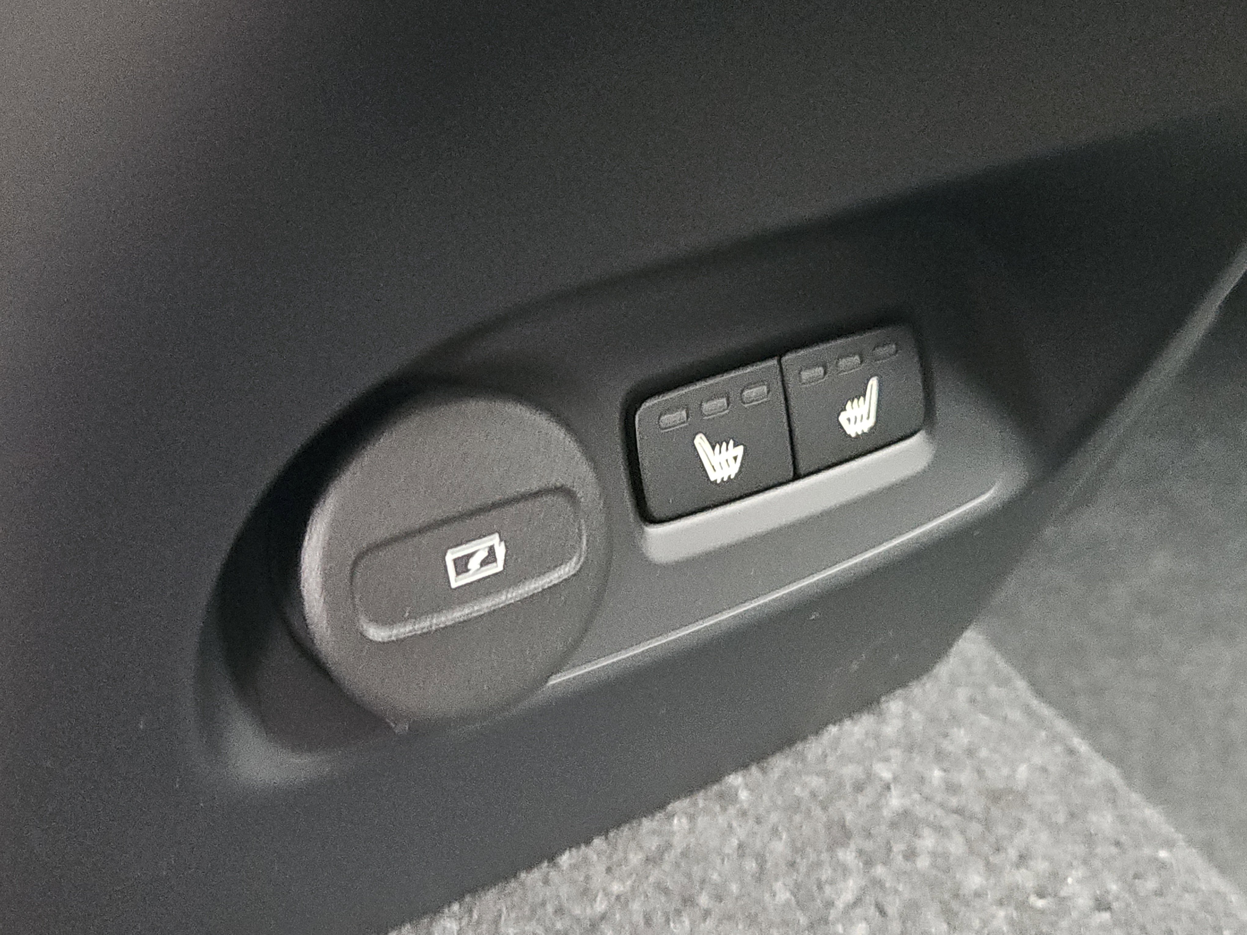 New 2026 Volvo XC40 B5 Ultra w/ Protection Package Premier image 12