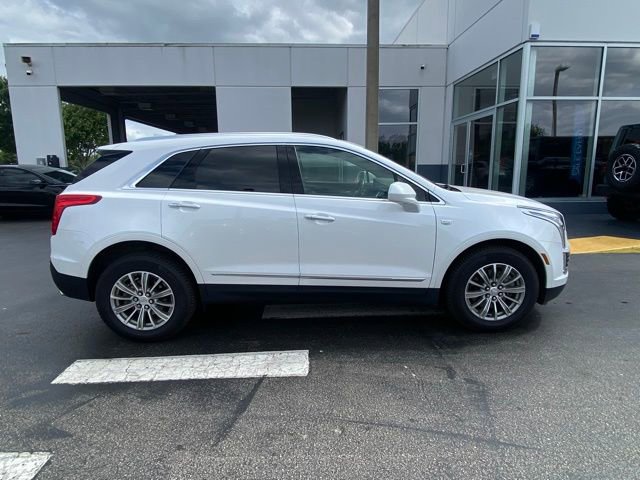 Used 2017 Cadillac XT5 Luxury w/ Driver Awareness Package image 11