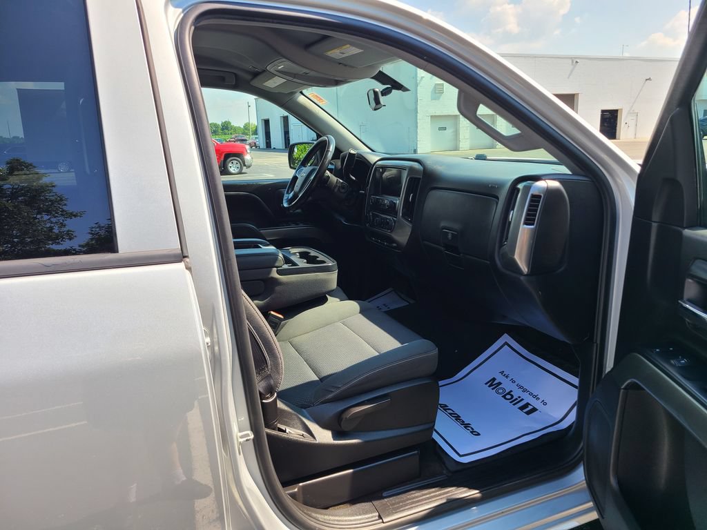 Used 2018 Chevrolet Silverado 1500 LT w/ All Star Edition AWD/4WD image 13