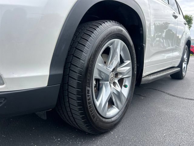 Used 2014 Toyota Highlander Limited FWD image 14