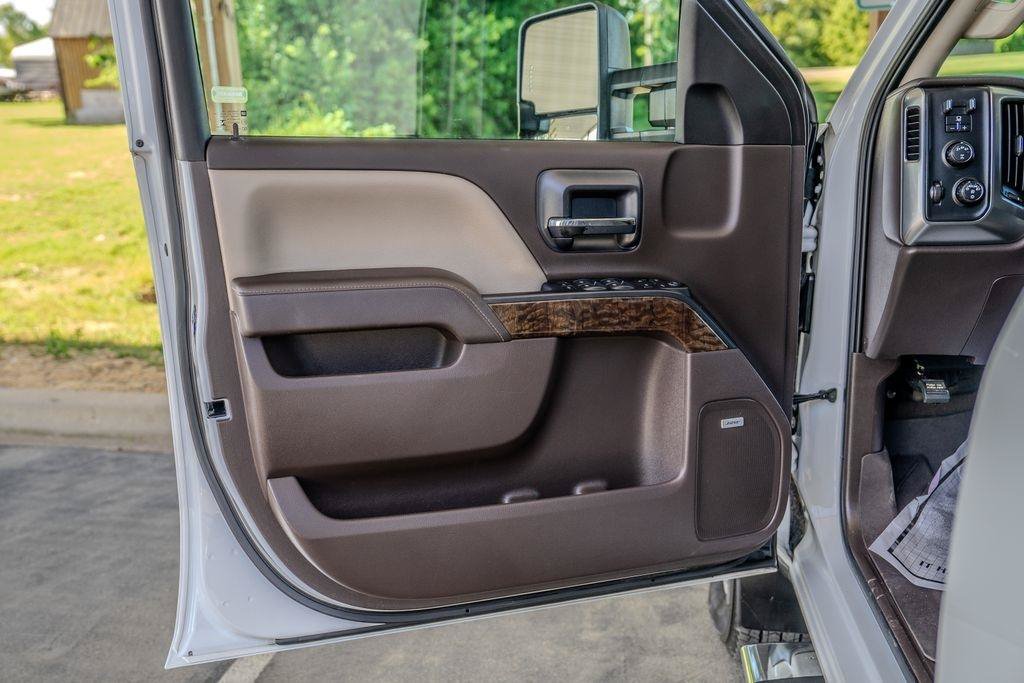 Used 2019 Chevrolet Silverado 3500 LT w/ LT Convenience Package AWD/4WD image 11