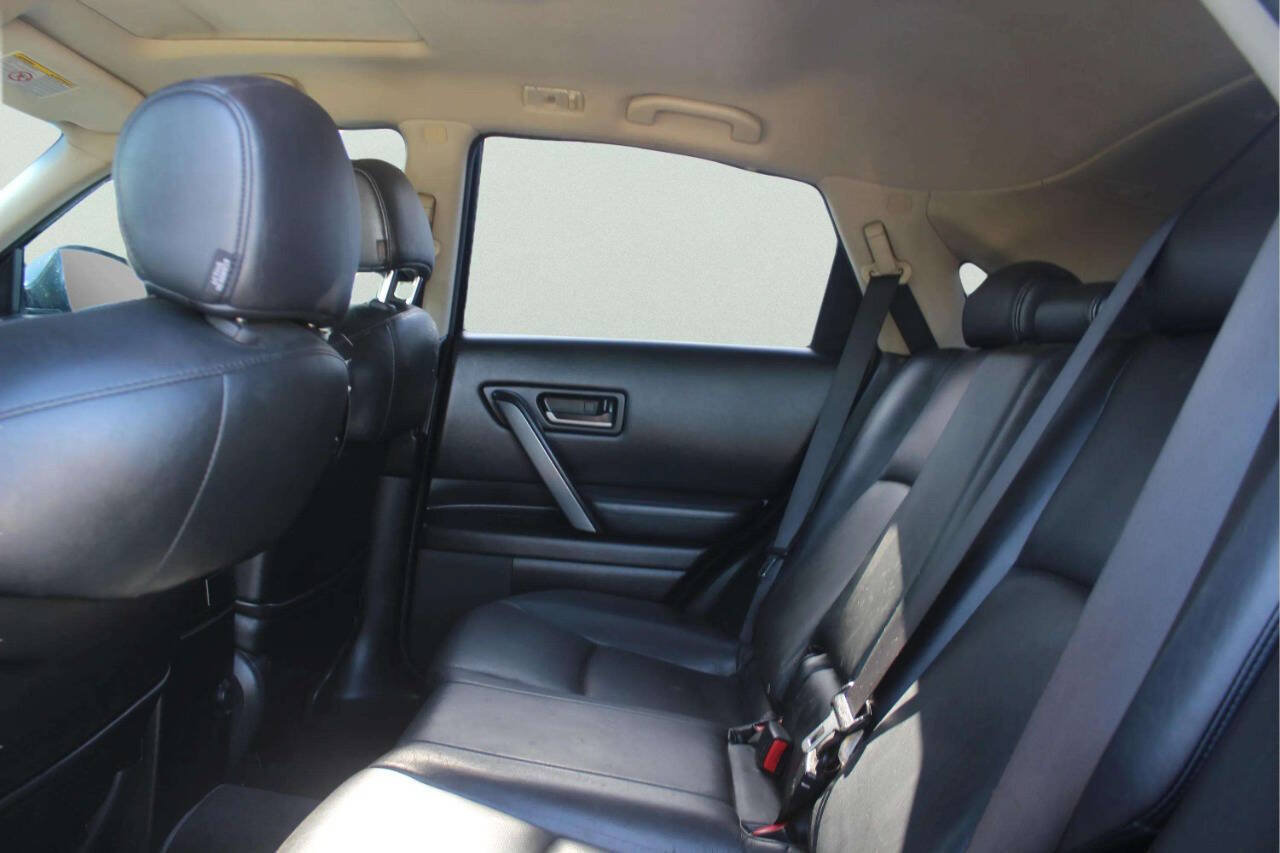 Used 2005 INFINITI FX35 AWD w/ (P01) Touring Pkg image 7