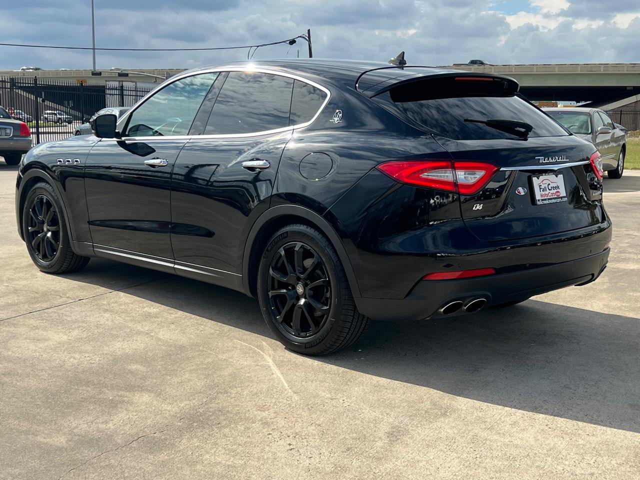 Used 2018 Maserati Levante AWD/4WD image 4