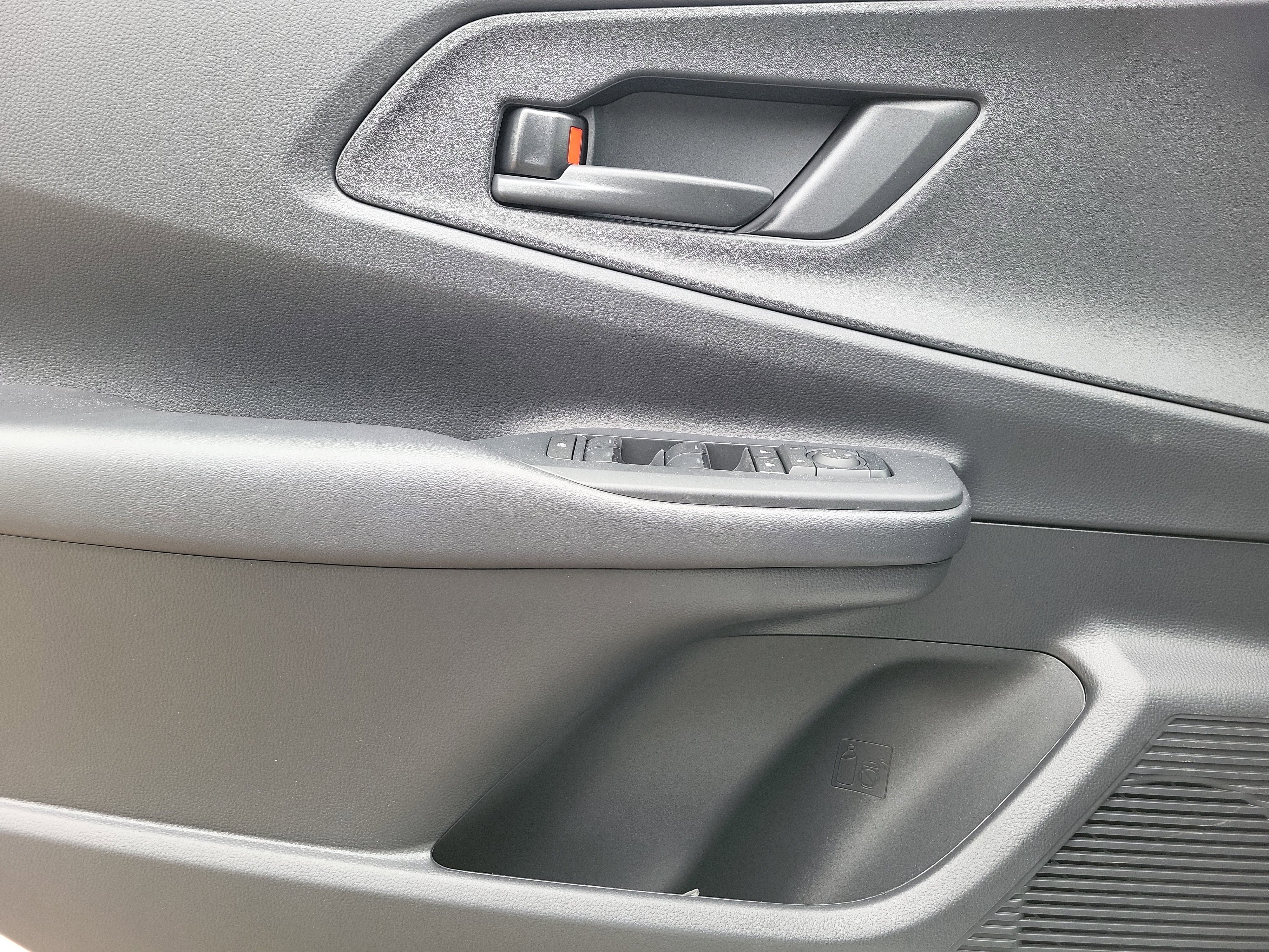 New 2026 Toyota Prius Plug-In Hybrid FWD image 6