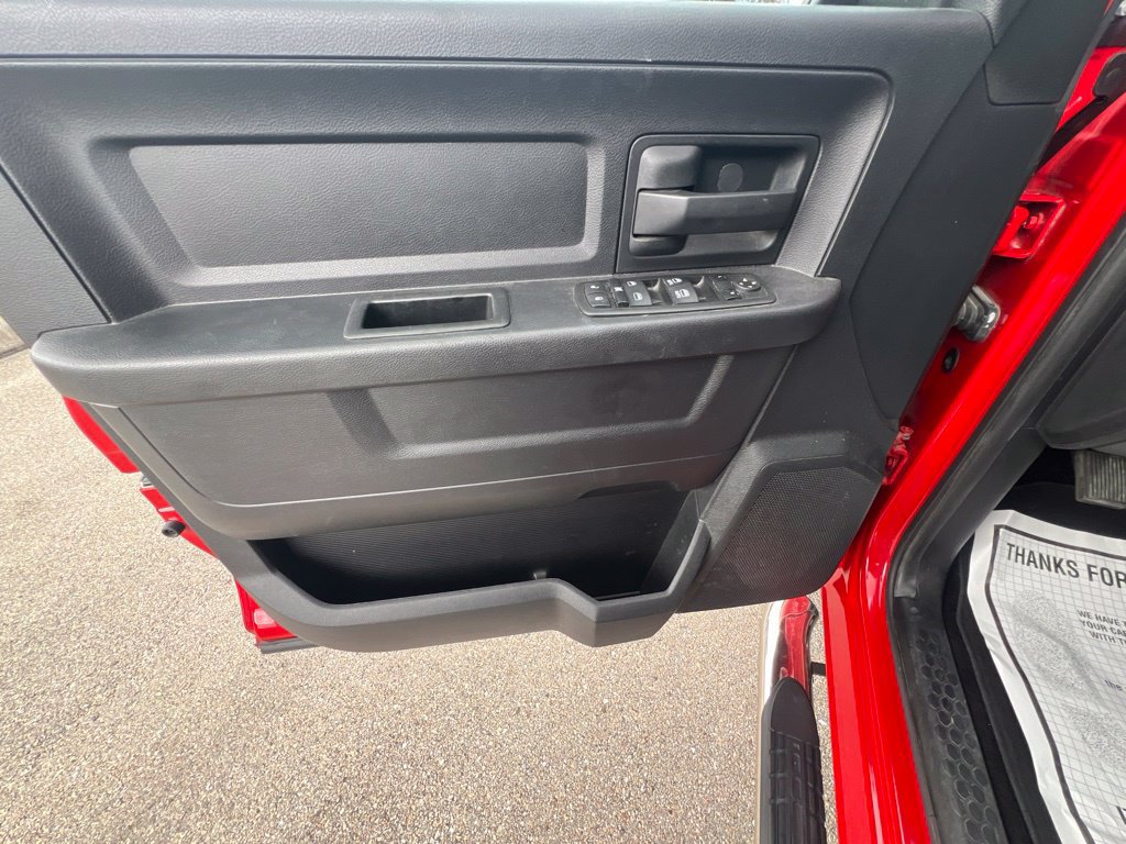 Used 2015 RAM 1500 Express RWD image 33