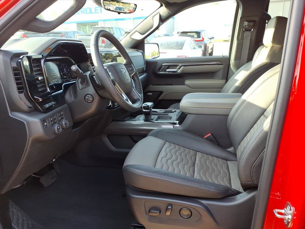 Used 2026 Chevrolet Silverado 1500 ZR2 w/ Dark Appearance Package AWD/4WD image 19