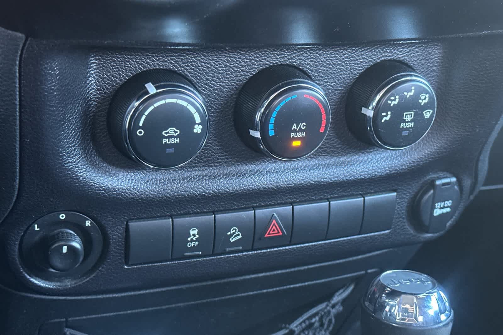 Used 2018 Jeep Wrangler Sport AWD/4WD image 20