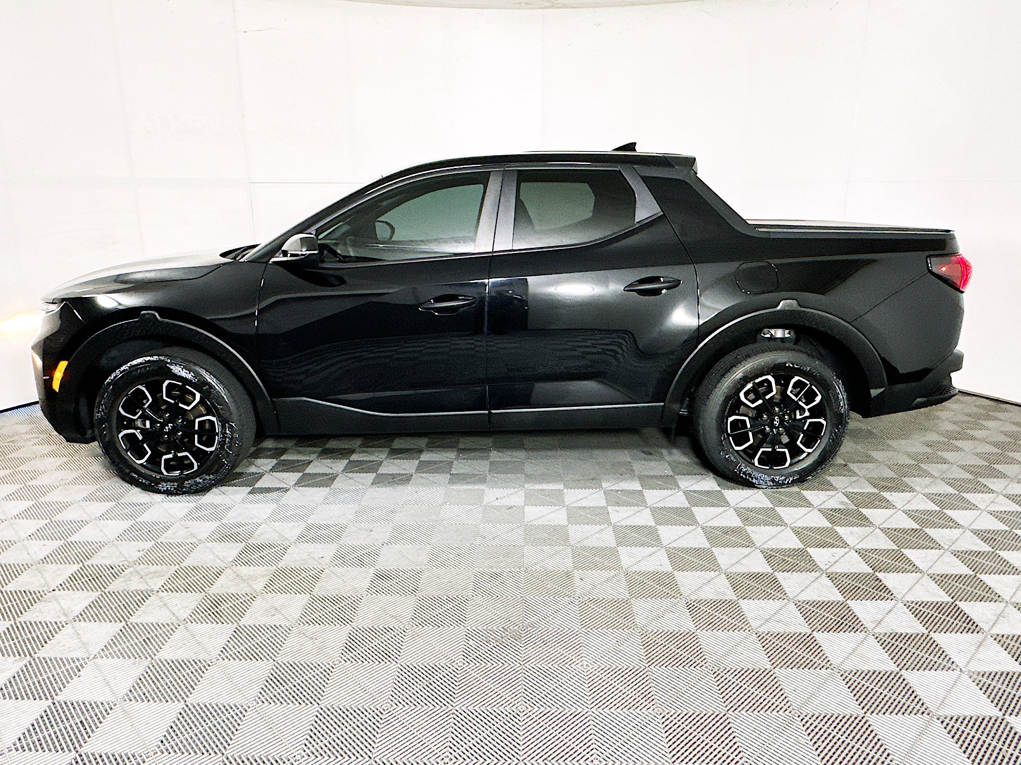 Used 2023 Hyundai Santa Cruz SEL image 6