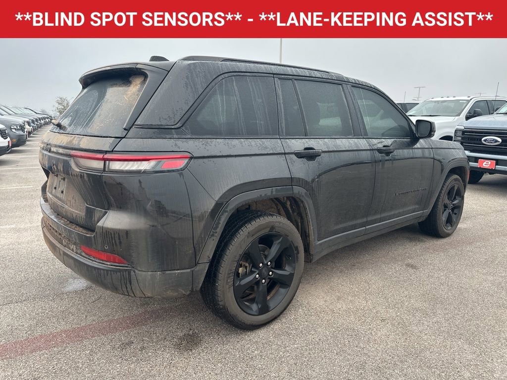 Used 2023 Jeep Grand Cherokee Altitude image 9