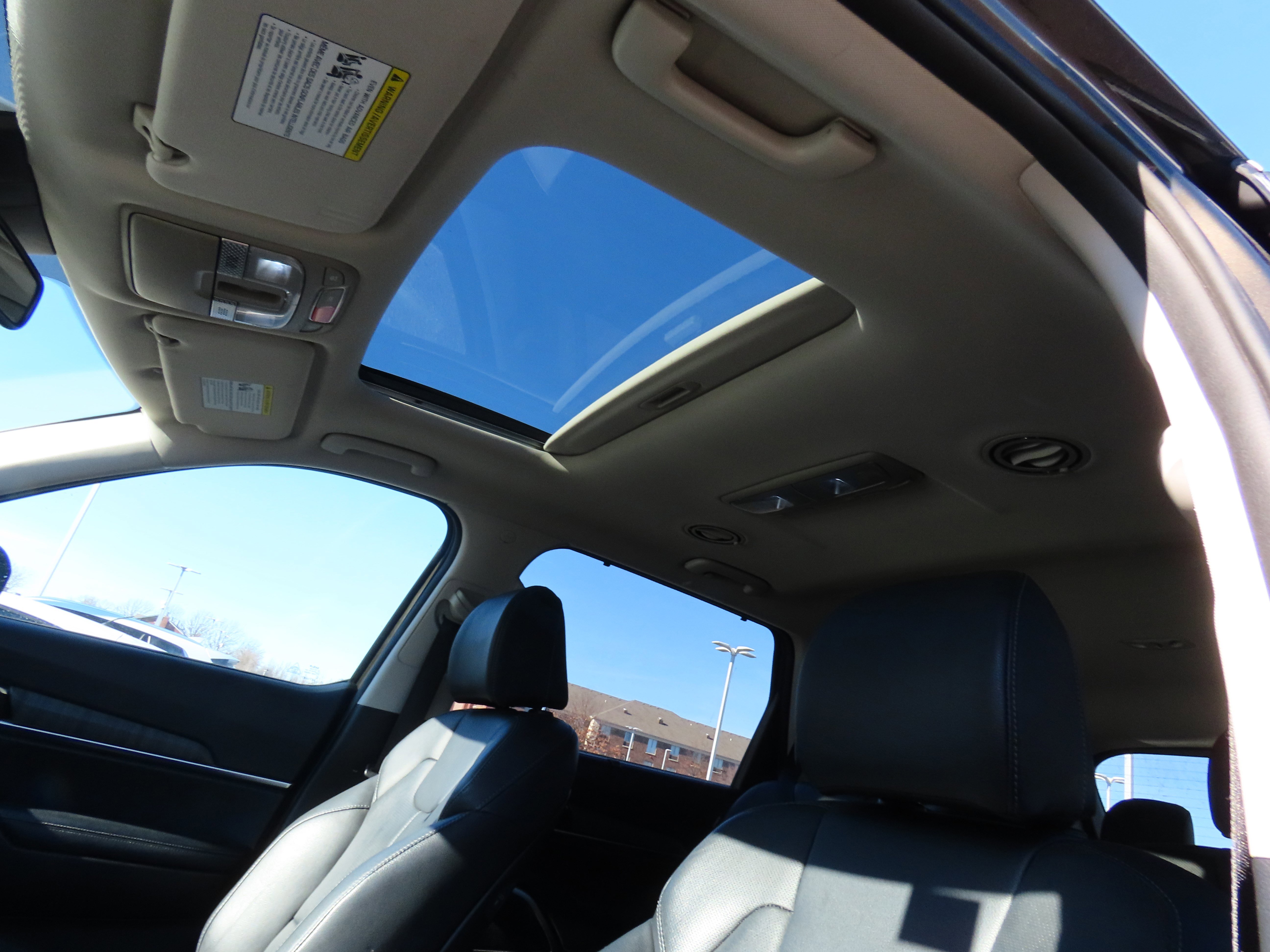 Used 2023 Kia Telluride EX w/ EX Captain's Chair Package image 38