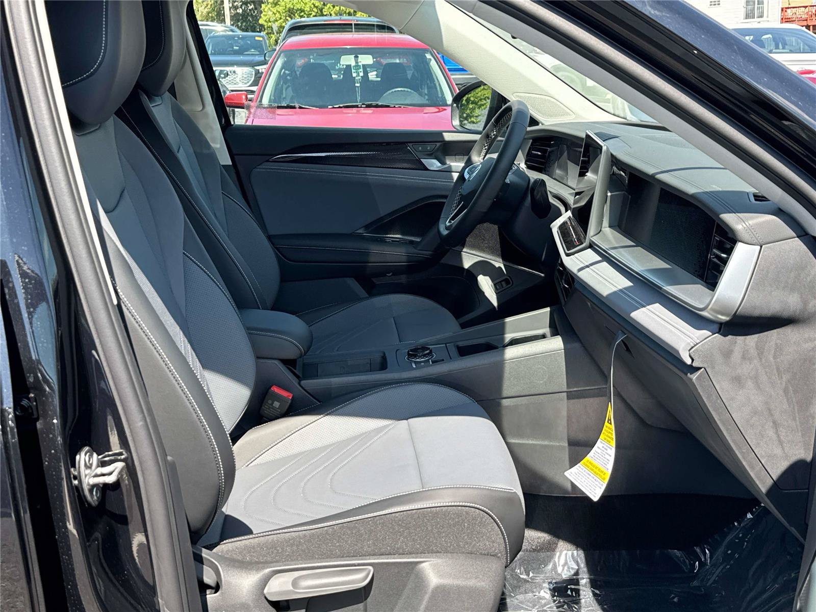 New 2026 Volkswagen Tiguan SE FWD image 12