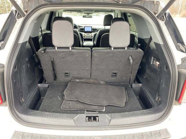 Used 2023 Ford Explorer XLT image 22