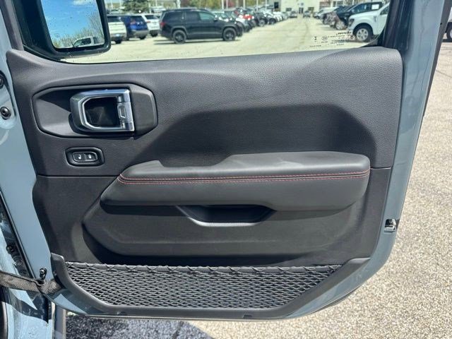 Used 2025 Jeep Wrangler Unlimited Rubicon AWD/4WD image 35