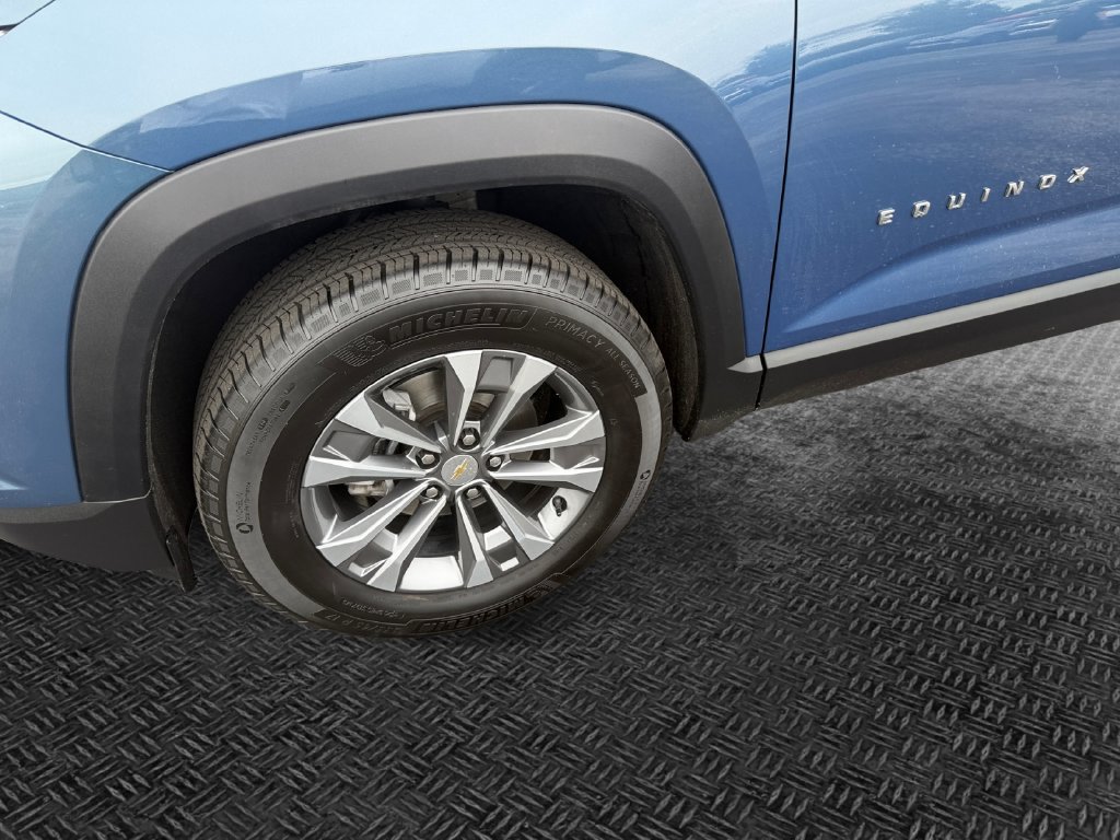 Used 2025 Chevrolet Equinox LT AWD/4WD image 11