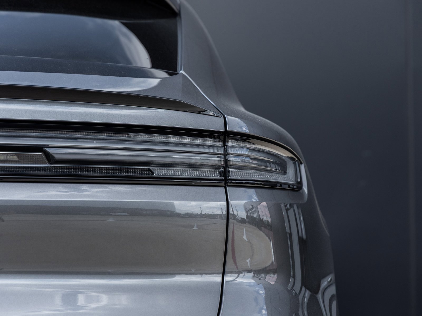 Certified 2025 Porsche Cayenne Coupe image 14