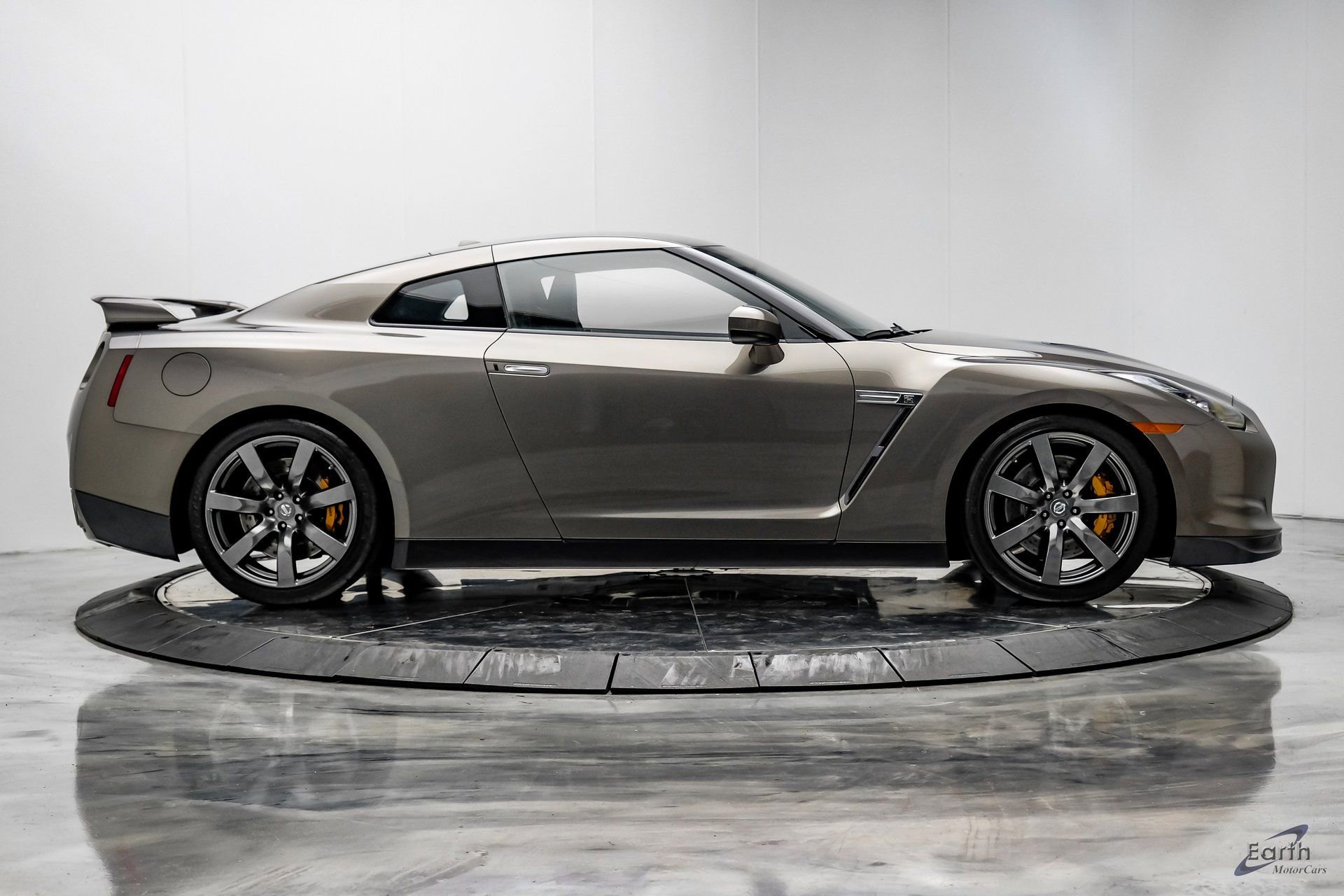 Used 2009 Nissan GT-R Premium image 22