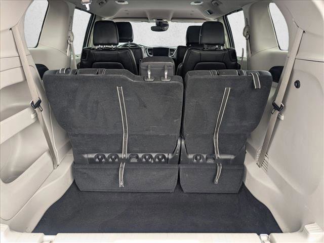 Used 2024 Chrysler Pacifica Touring-L image 6