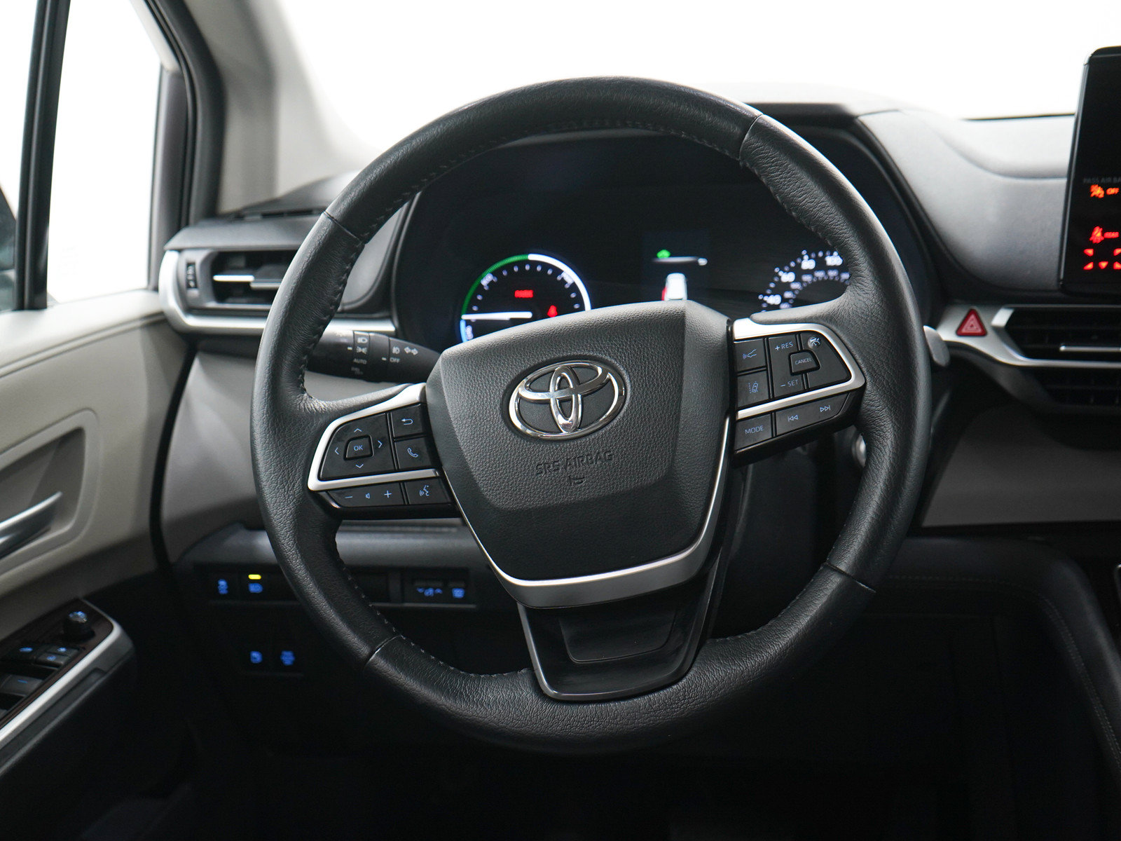 Used 2021 Toyota Sienna XLE AWD/4WD image 18