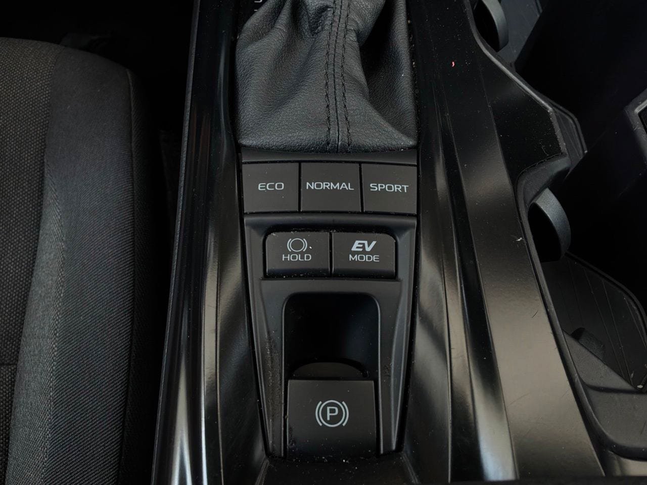 Used 2025 Toyota Camry LE FWD image 22