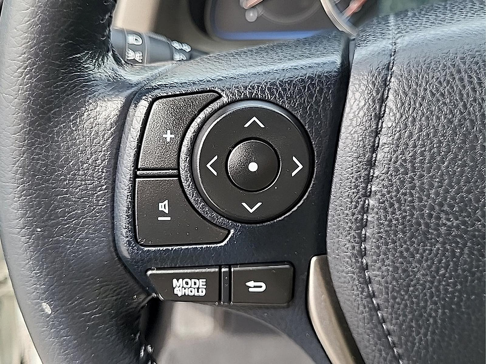 Used 2014 Toyota RAV4 Limited AWD/4WD image 18