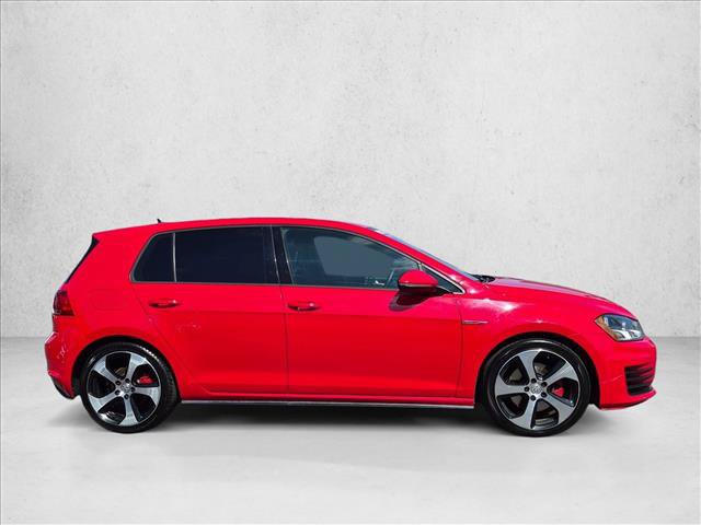 Used 2017 Volkswagen Golf 4-Door FWD image 4