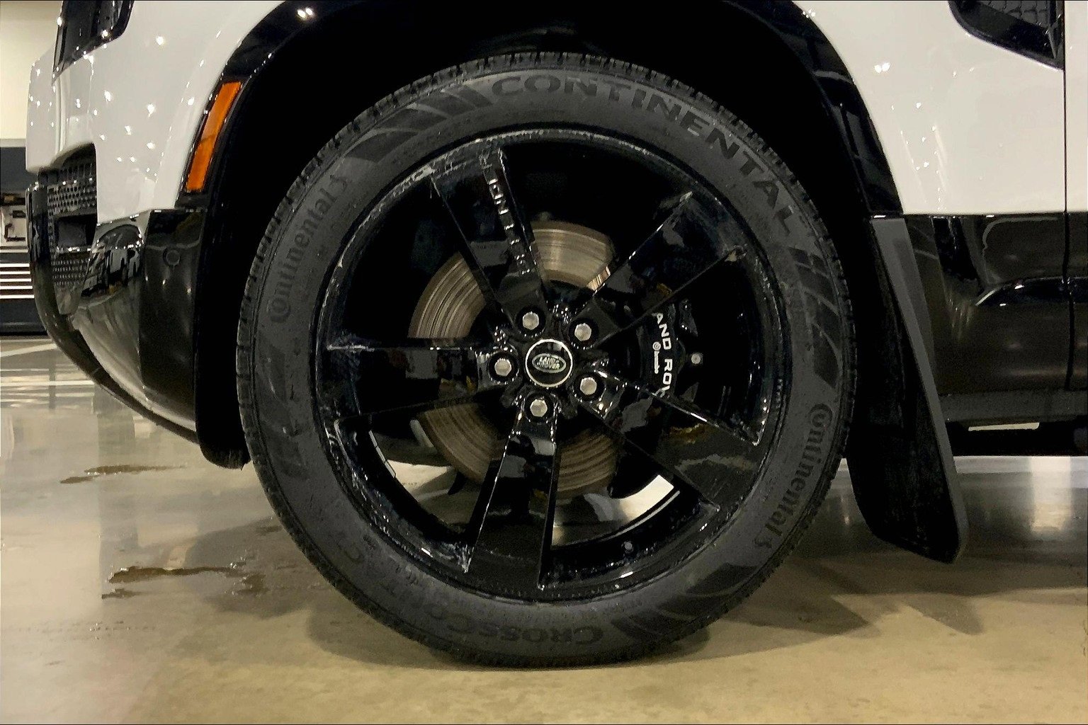 Used 2025 Land Rover Defender 90 V8 image 11