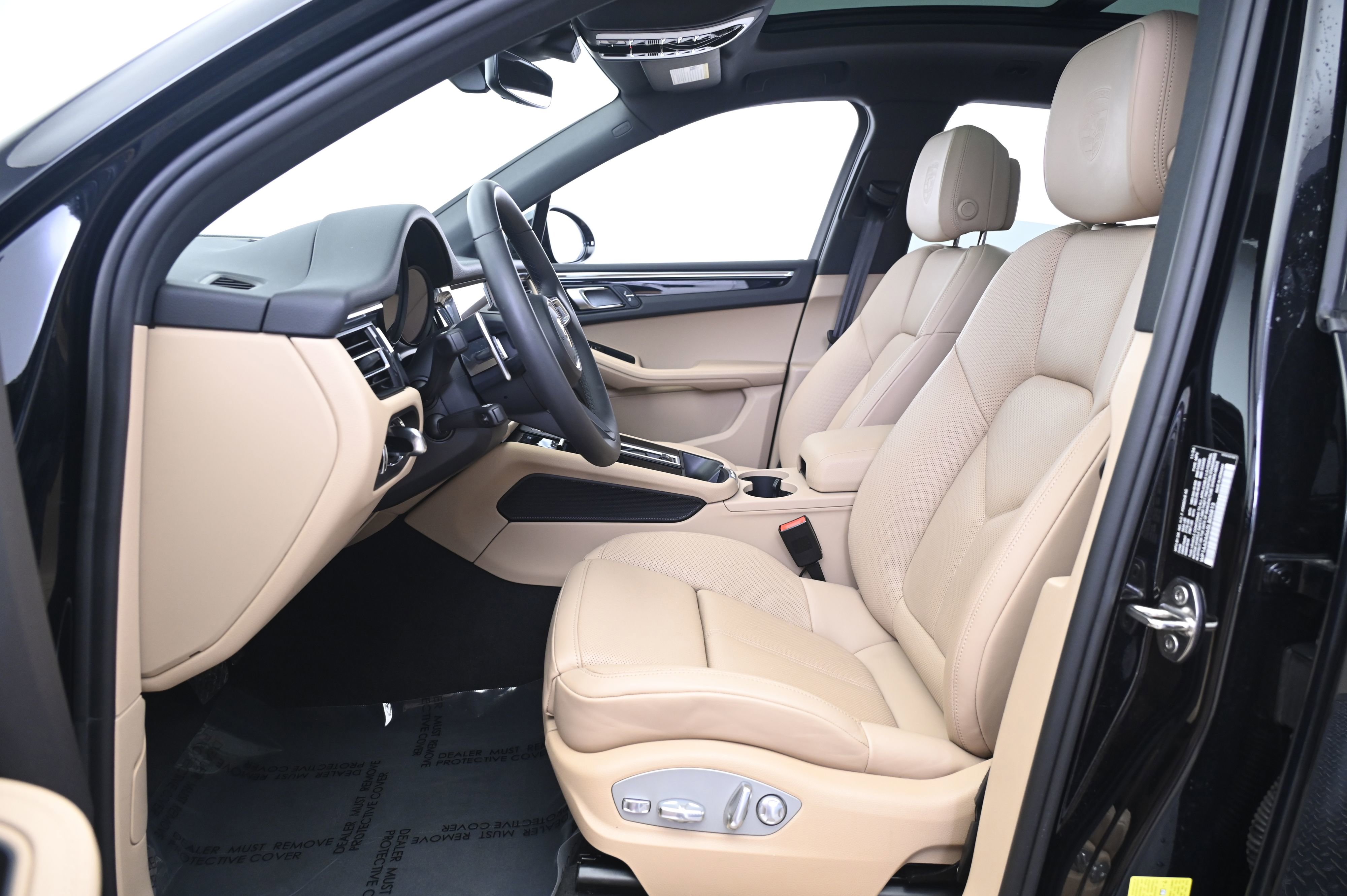 Certified 2025 Porsche Macan image 29