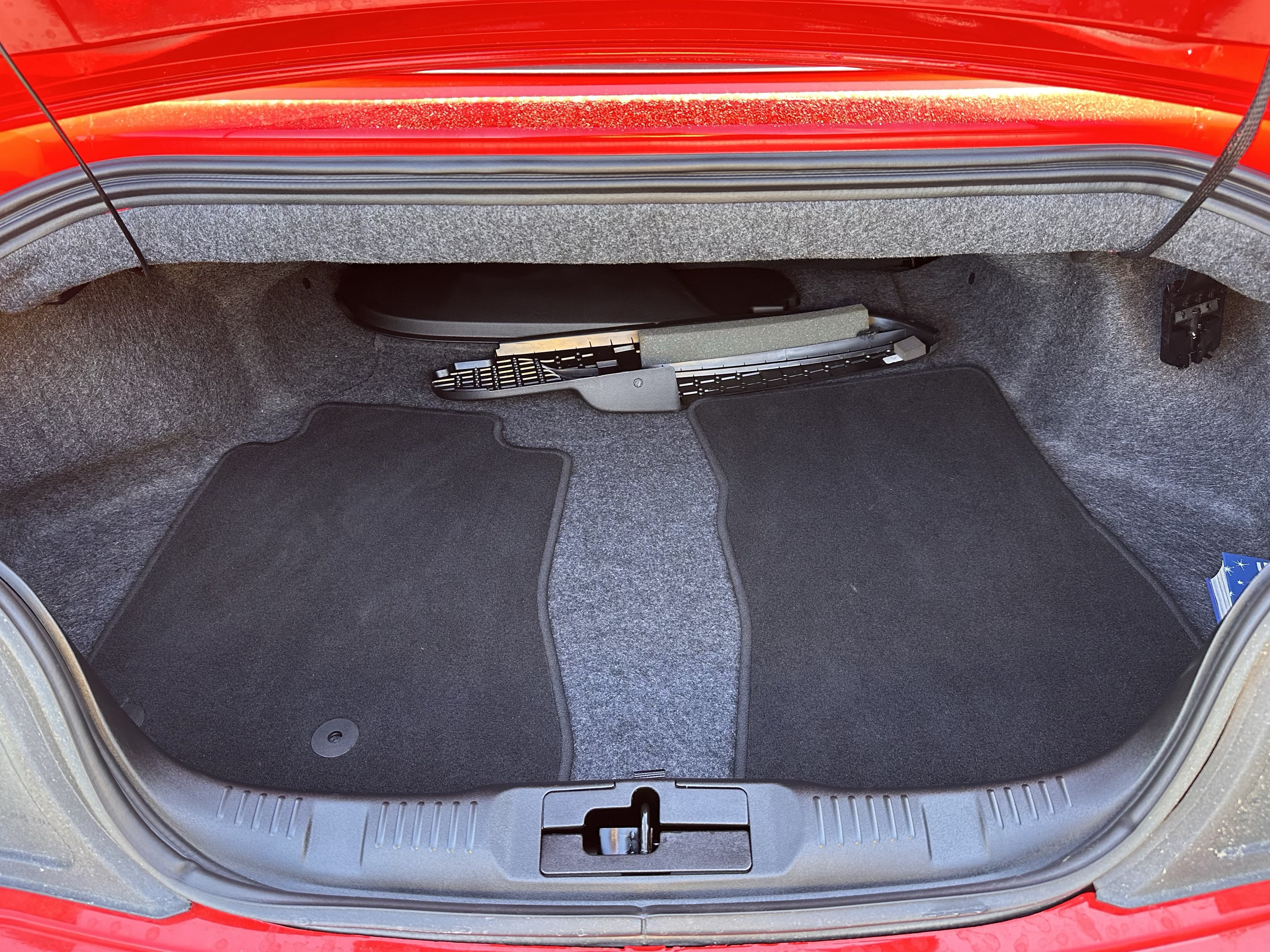 Used 2018 Ford Mustang Convertible RWD image 15